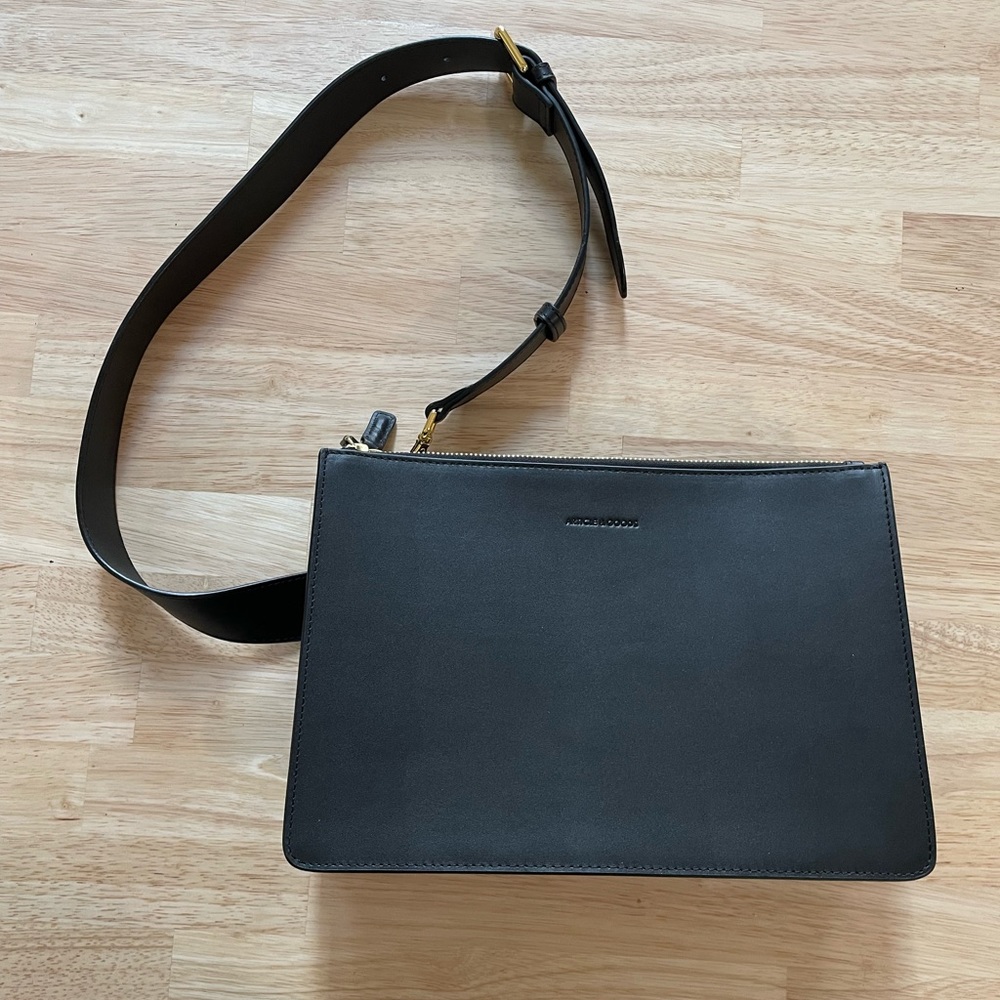 Article & Goods Accordion Crossbody Leather Bag